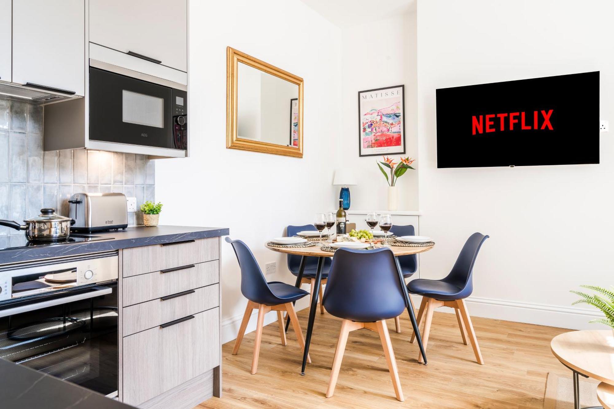 Cozy 2 Bedroom Apartment In Sutton Esterno foto